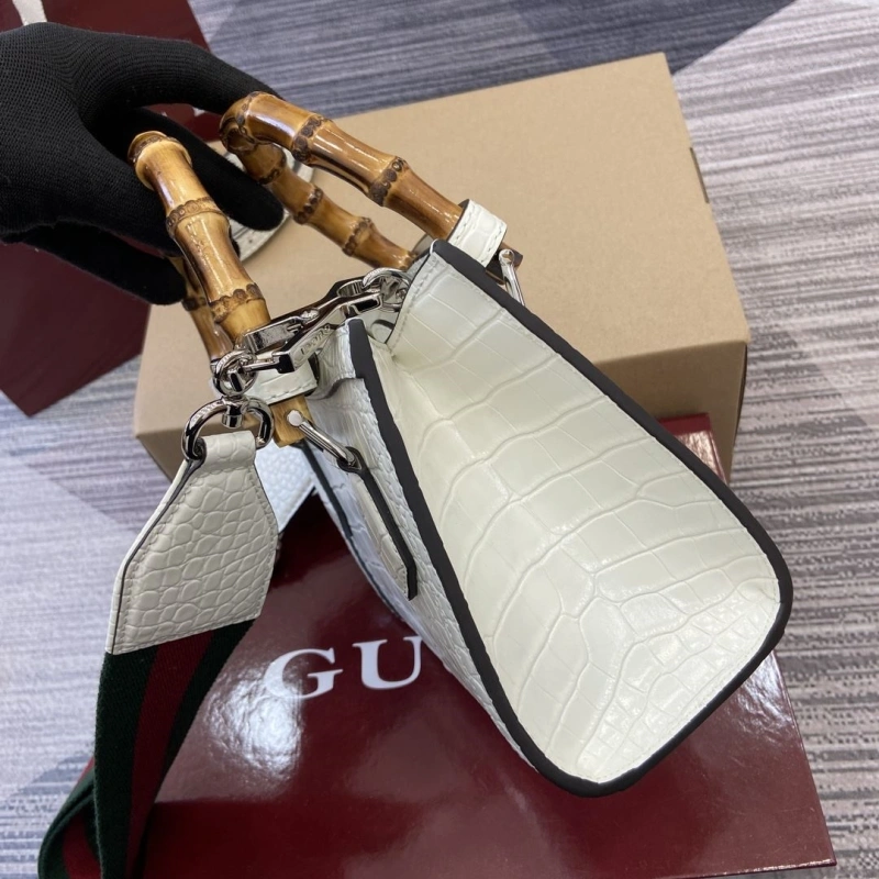 Gvc*1 top handle bags 4011b-0136