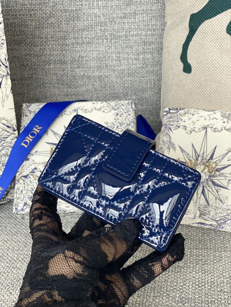 Ch**el wallets 4016a-0864