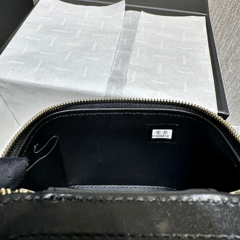 Ch**el cosmetic bags 4017-0468