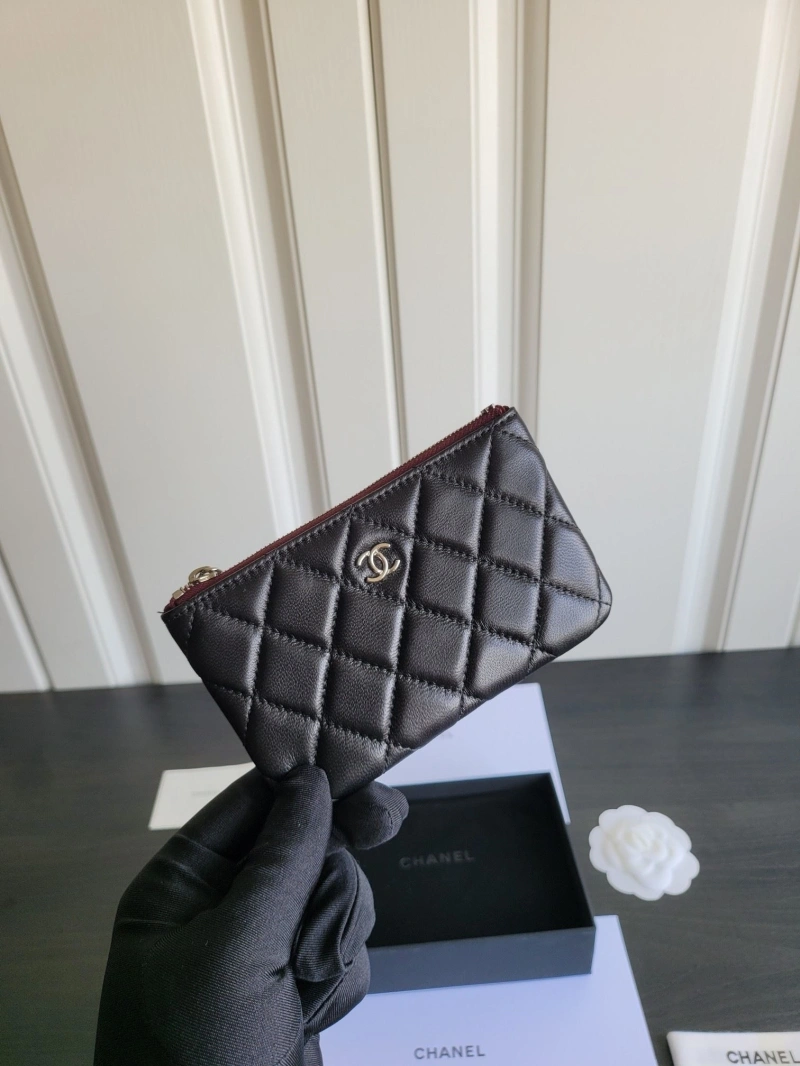 Ch**el wallets 4017-0472
