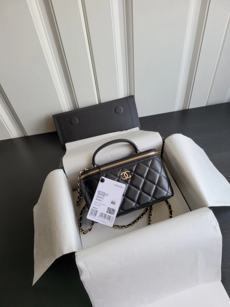 Ch**el cosmetic bags 4017-0565