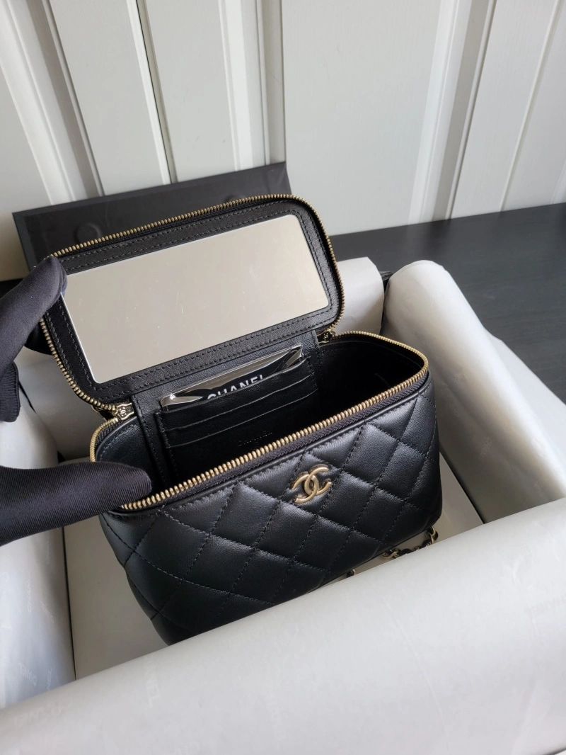 Ch**el cosmetic bags 4017-0565