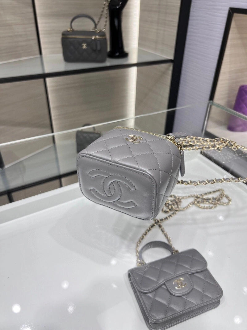 Ch**el cosmetic bags 4017-0698