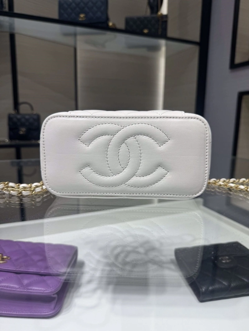 Ch**el cosmetic bags 4017-0706