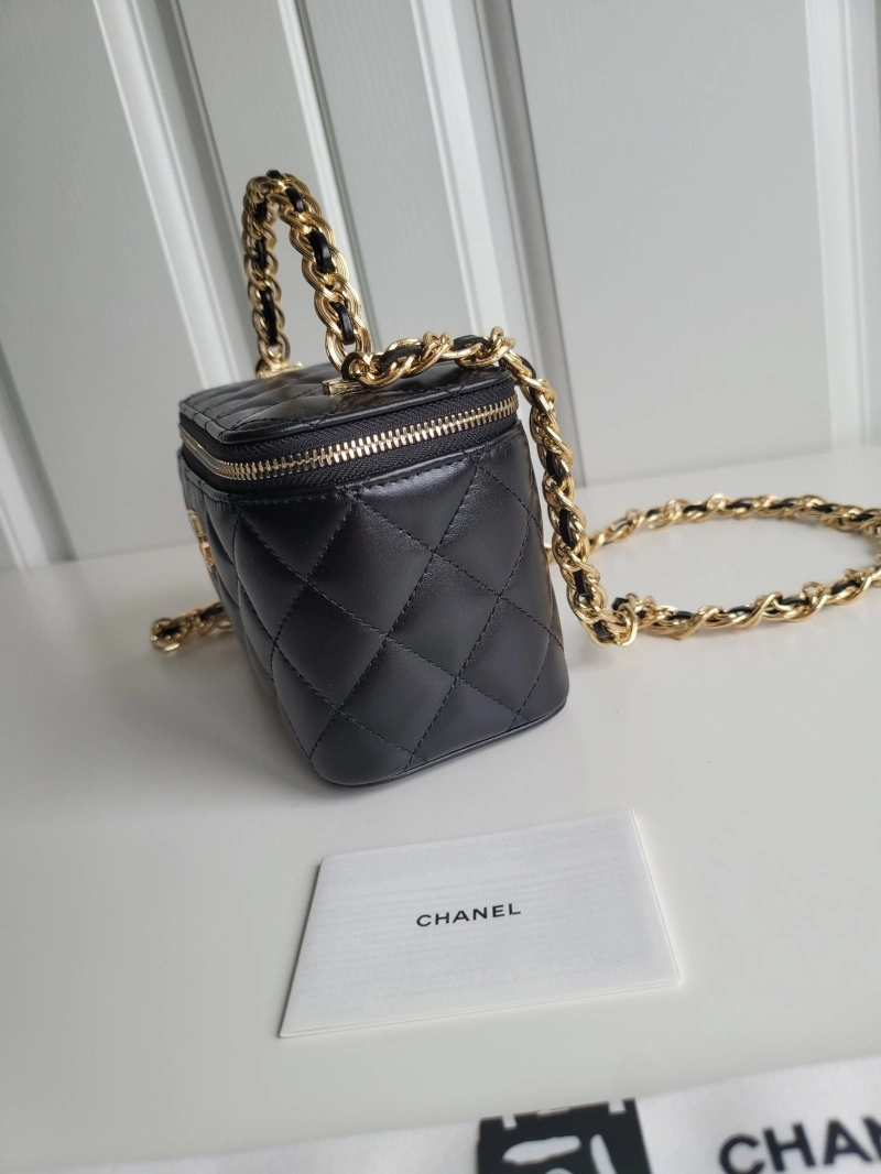 Ch**el cosmetic bags 4017-0947