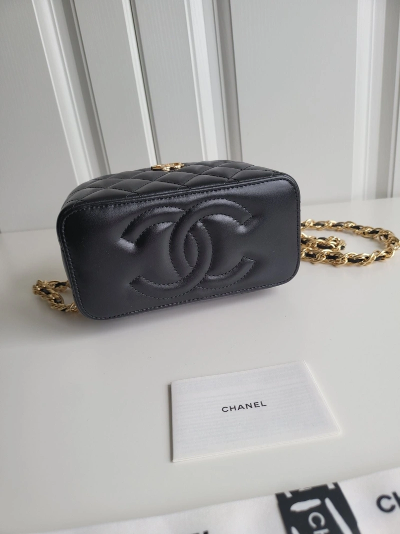 Ch**el cosmetic bags 4017-0947