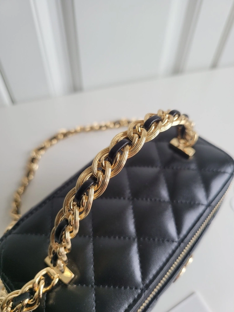 Ch**el cosmetic bags 4017-0947