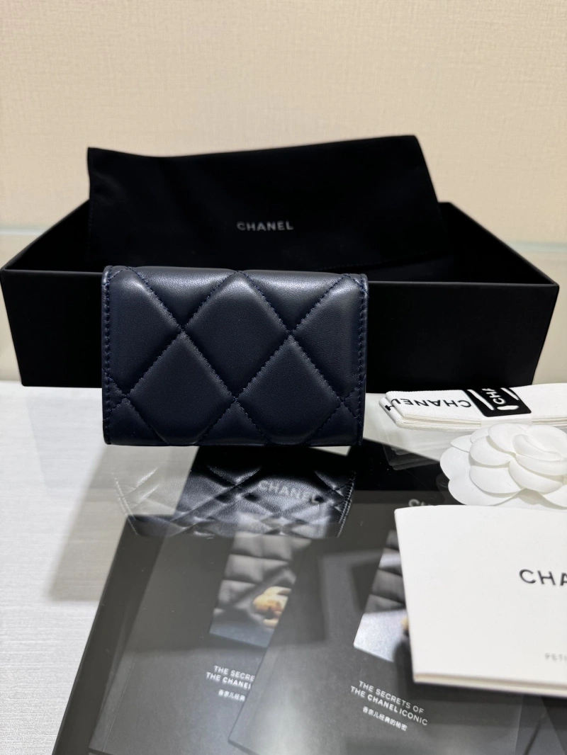 Ch**el wallets 4017-0966