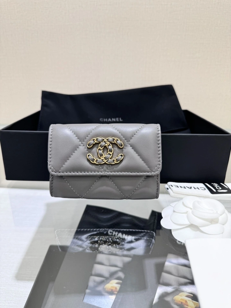 Ch**el wallets 4017-0974