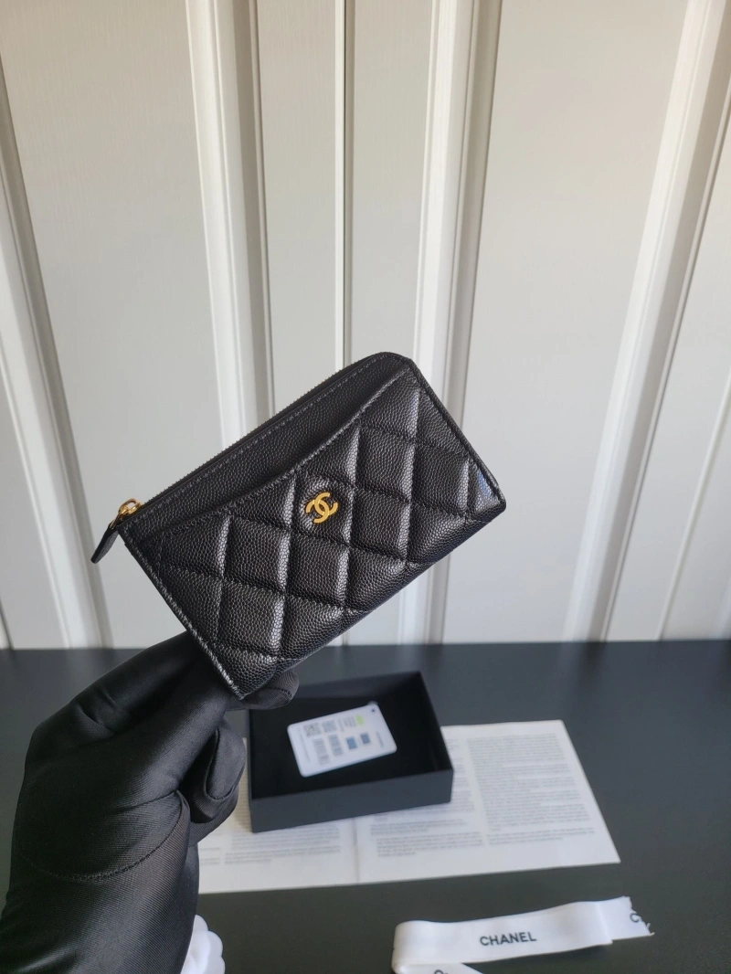 Ch**el wallets 4017-1165