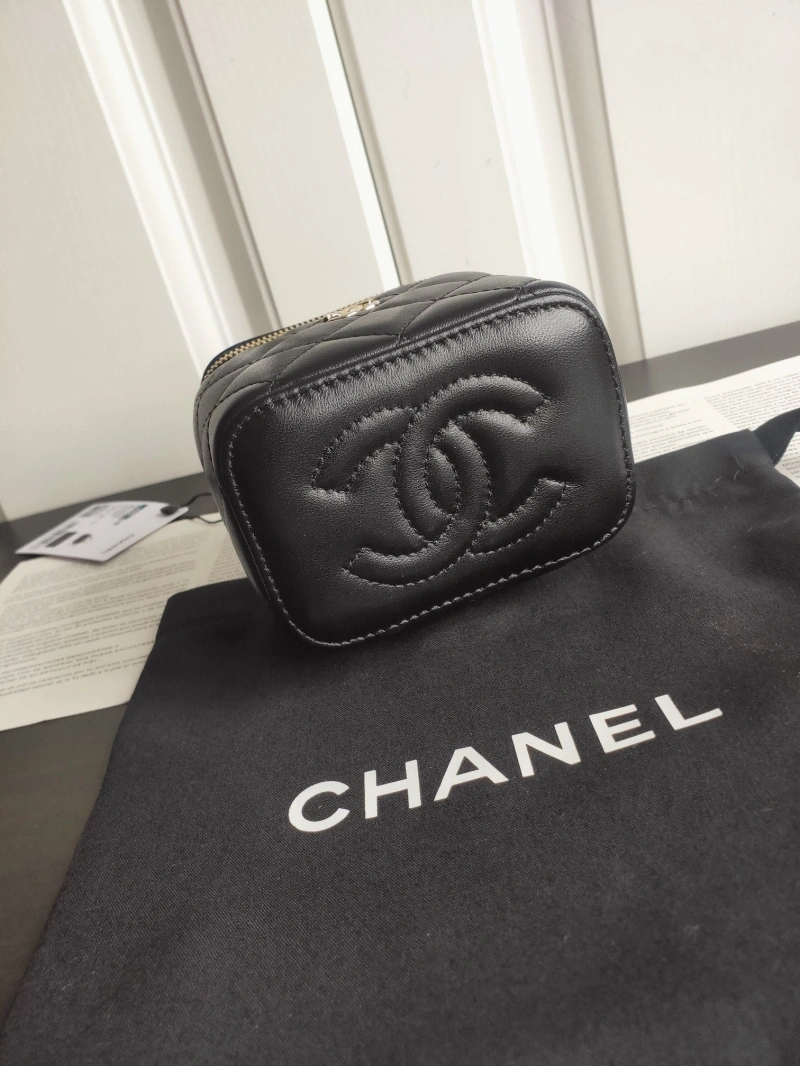 Ch**el cosmetic bags 4017-2048