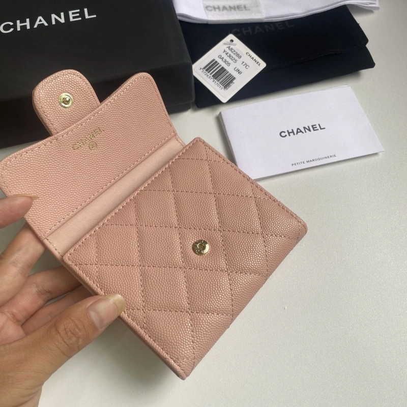 Ch**el wallets 4017b-0158