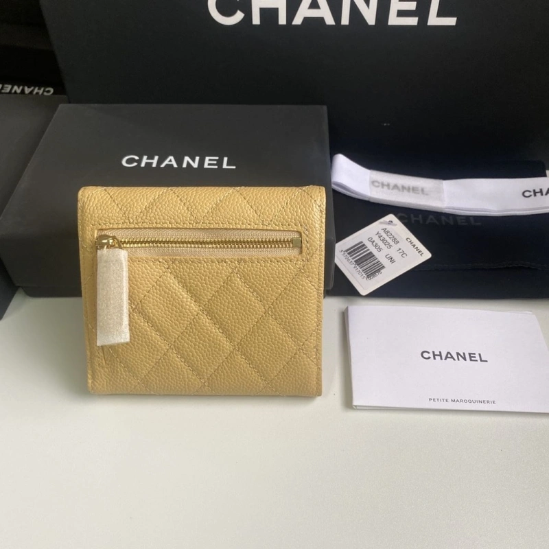 Ch**el wallets 4017b-0160
