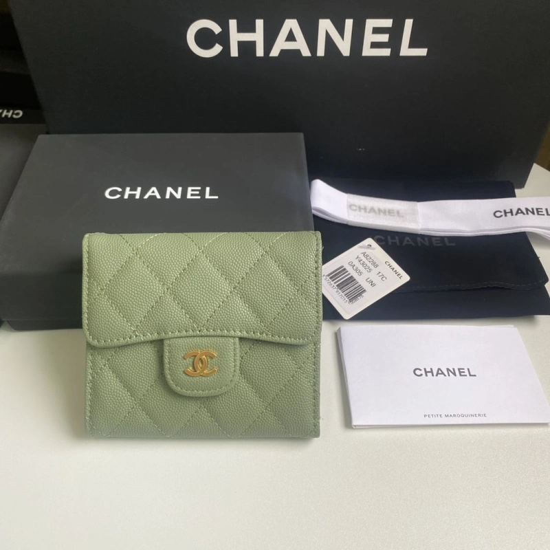 Ch**el wallets 4017b-0162