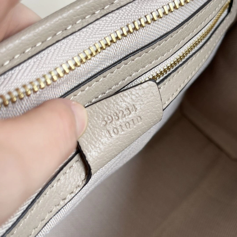 Gvc*1 clutch bags 4032-0615