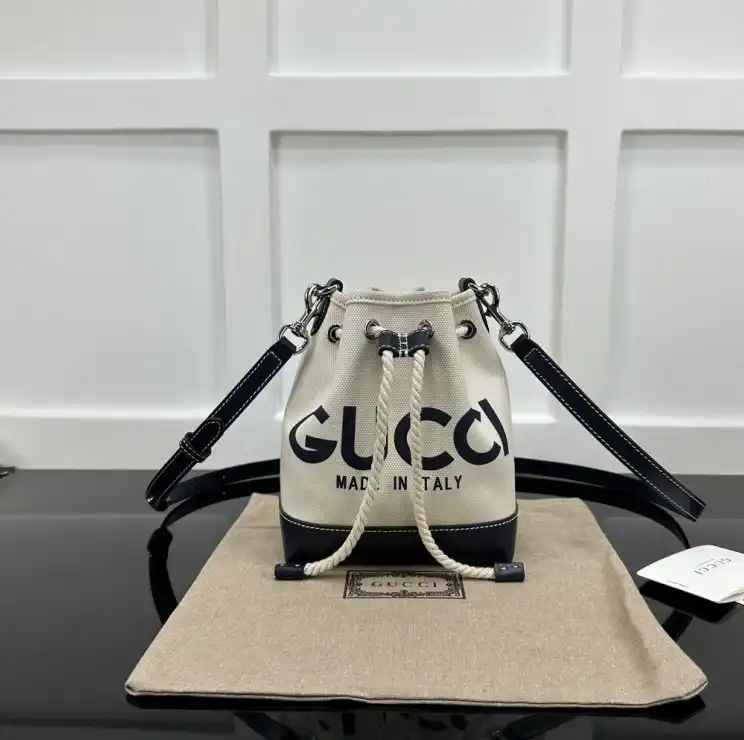 Gvc*1 bucket bags 4034g-0051