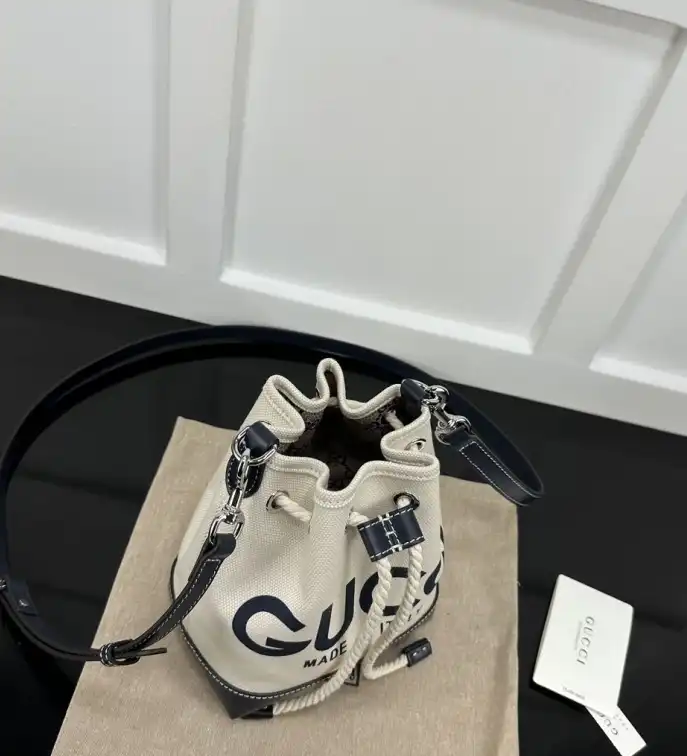 Gvc*1 bucket bags 4034g-0051