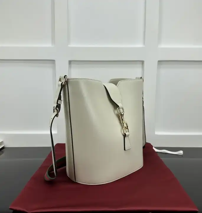 Gvc*1 bucket bags 4034g-0071