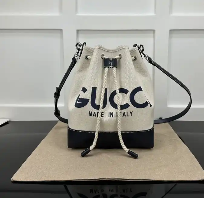 Gvc*1 bucket bags 4034h-0007