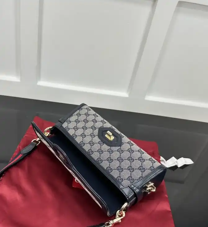 Gvc*1 satchel bags 4034h-0057