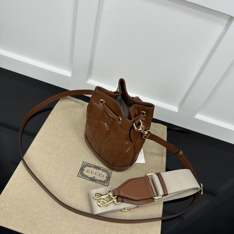 Gvc*1 bucket bags 4036b-0008