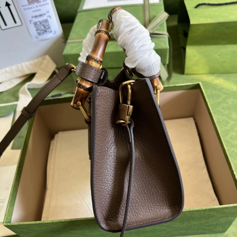 Gvc*1 top handle bags 4036c-0060