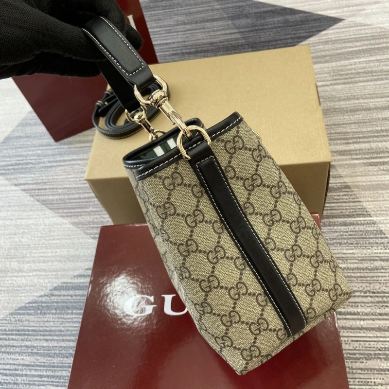 Gvc*1 top handle bags 4036c-2457