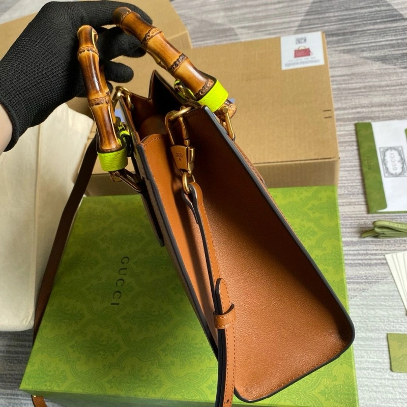 Gvc*1 top handle bags 4036c-2686
