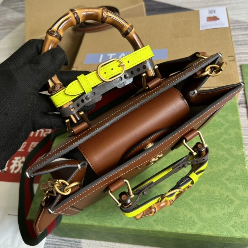 Gvc*1 top handle bags 4036c-2697