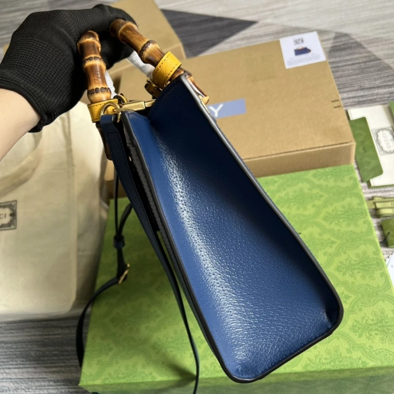 Gvc*1 top handle bags 4036c-2700