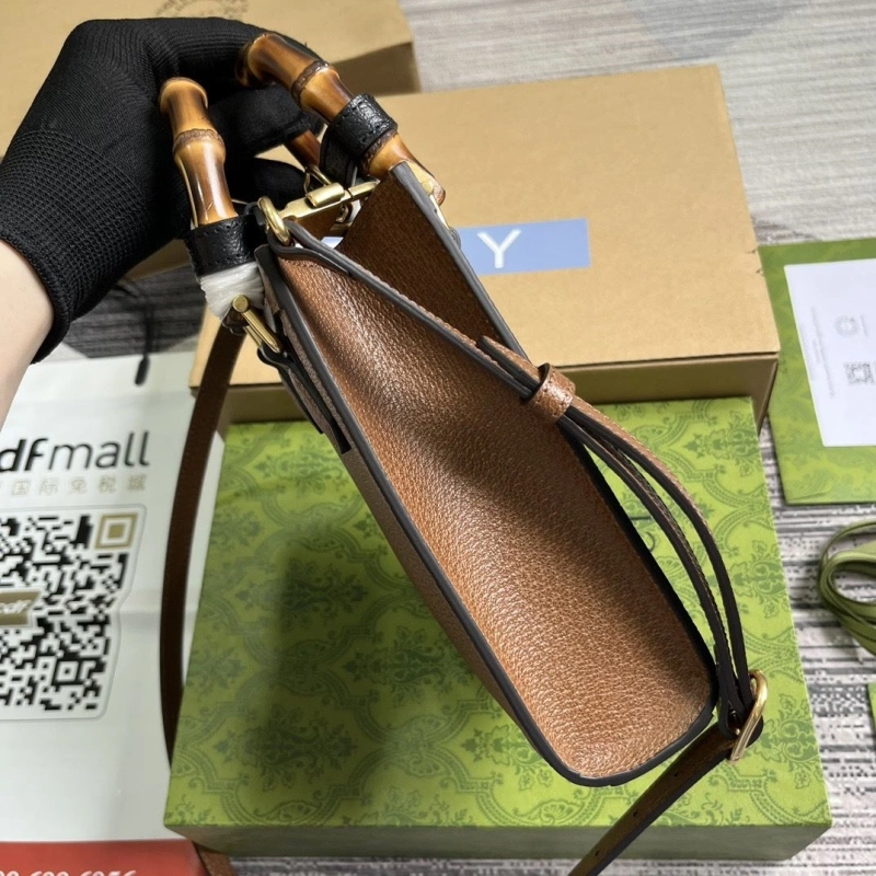 Gvc*1 top handle bags 4036c-2820