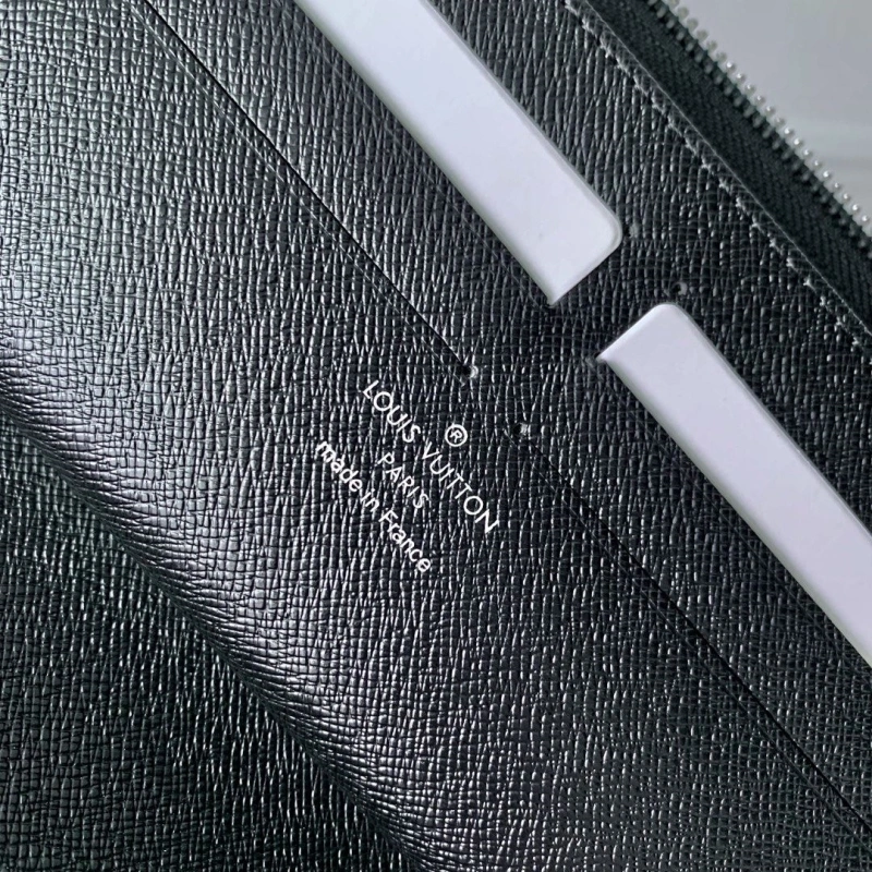 LV Wallets 4048I-0173