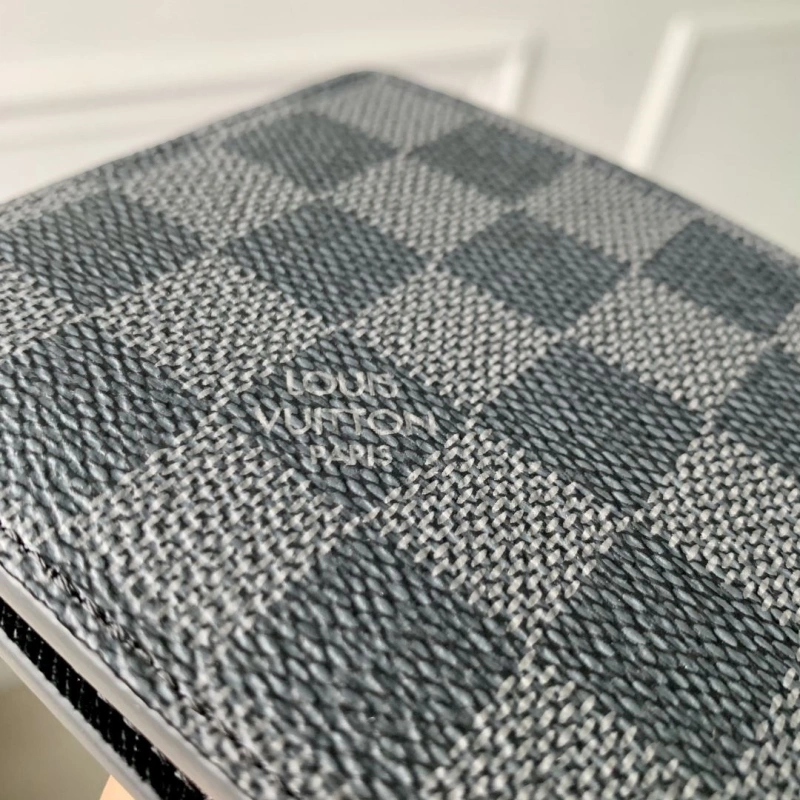 LV Wallets 4048I-0212