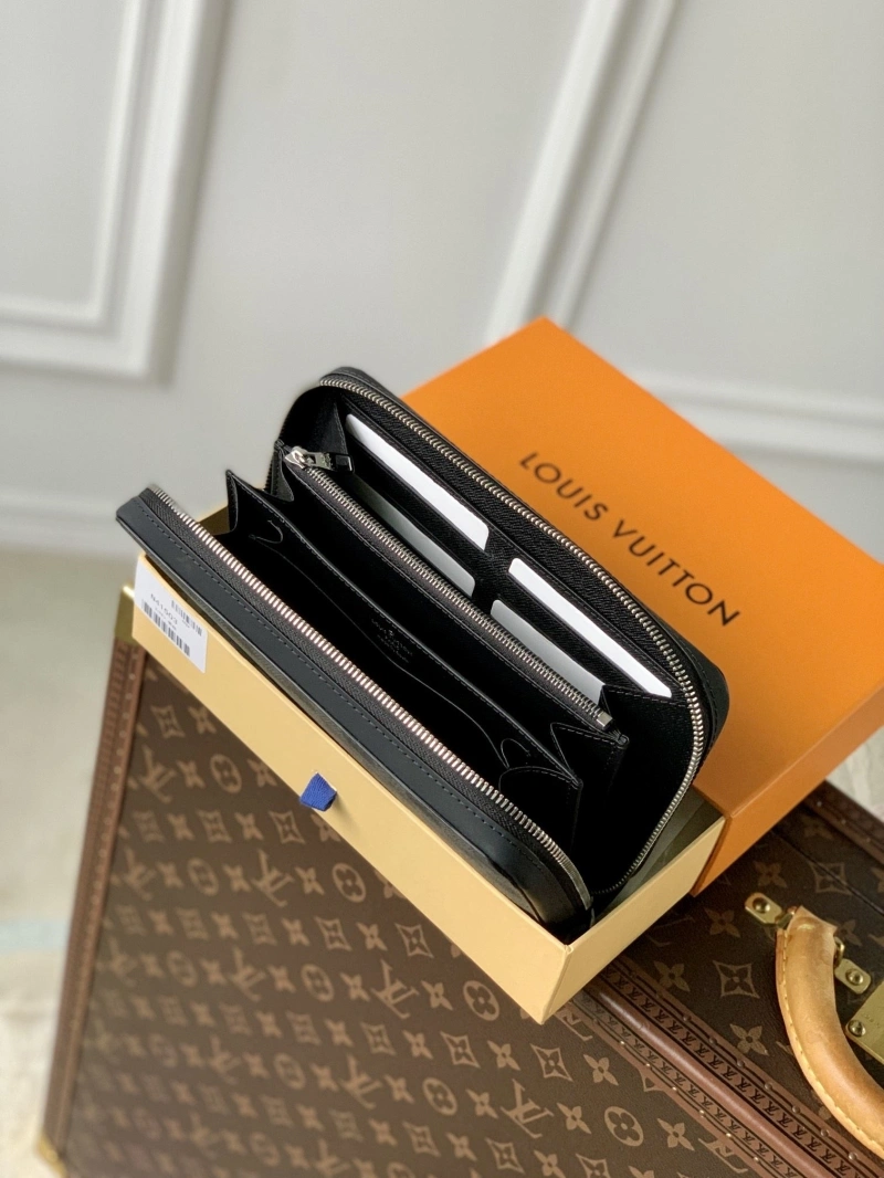 LV Wallets 4048I-0213