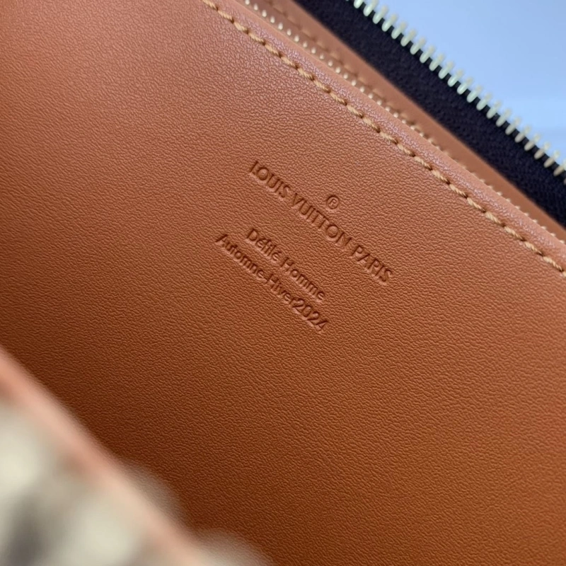 LV Wallets 4048I-0239