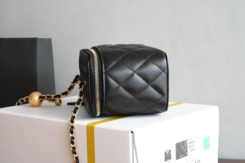 Ch**el cosmetic bags 4049h-0097