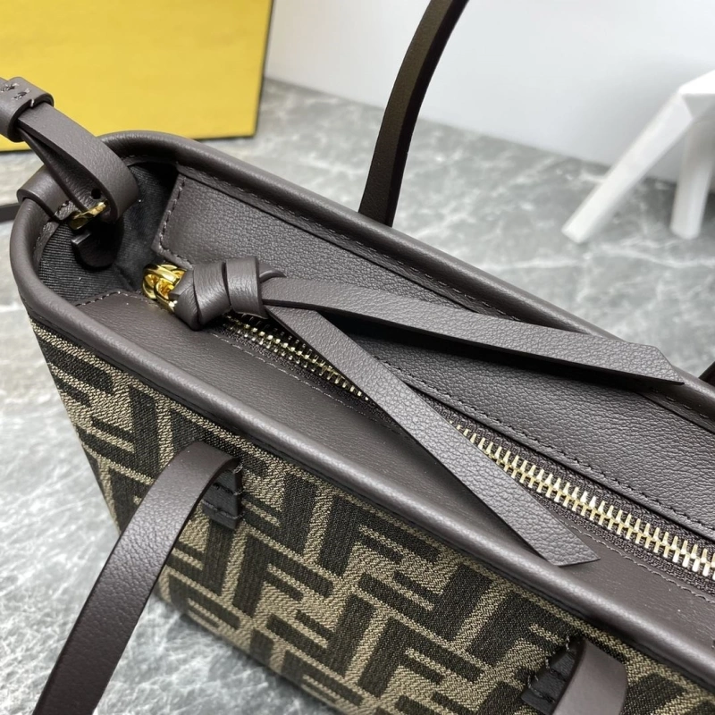 F**di shopping bags 4081-0079