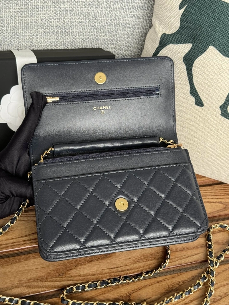 Ch**el wallets 4081-0154