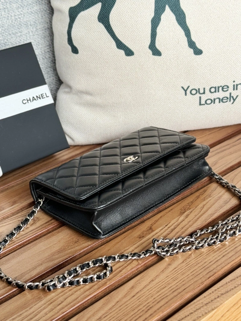 Ch**el wallets 4081-0158