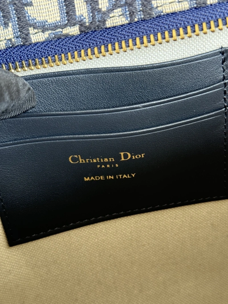 D10r wallets 4081-0571