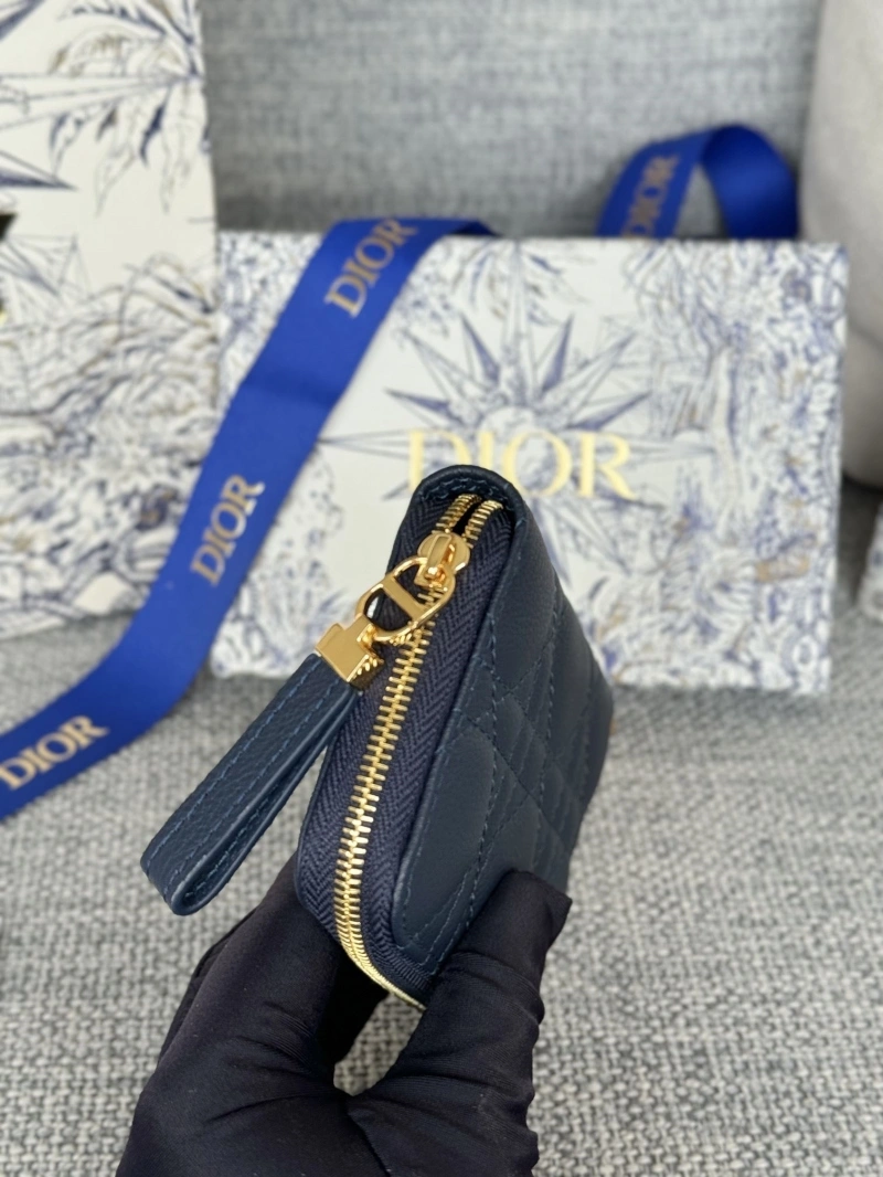 D10r wallets 4081-0642