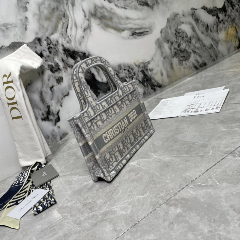 D10r shopping bags 4081b-2002