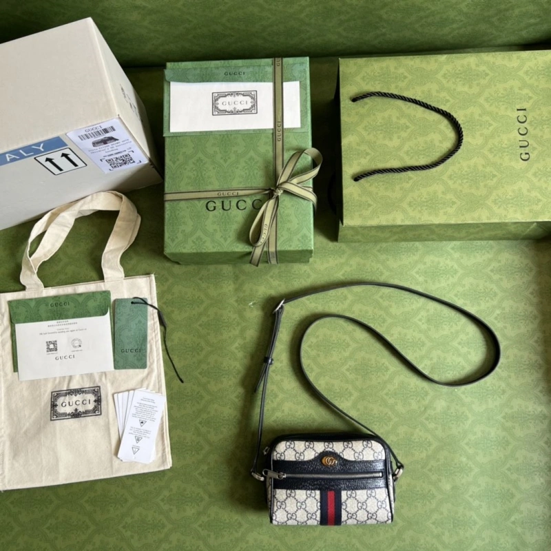 Gvc*1 clutch bags 4094-0437