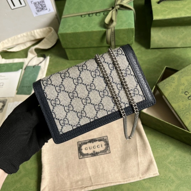 Gvc*1 clutch bags 4094b-0311