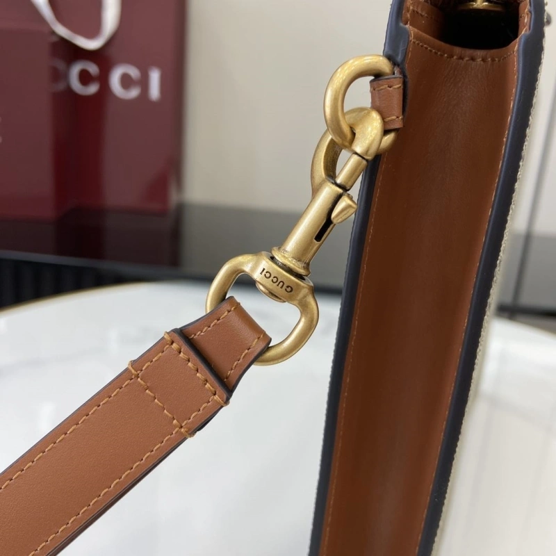 Gvc*1 clutch bags 4094b-0682