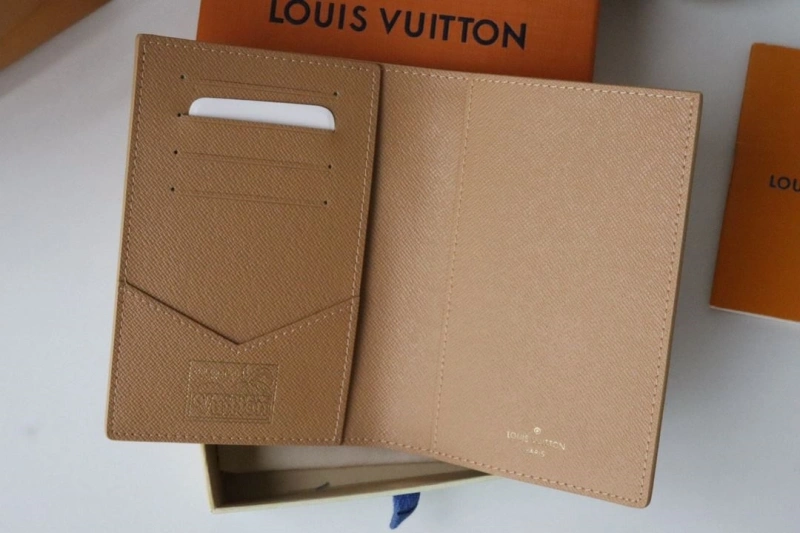 LV Wallets 4178A-0012