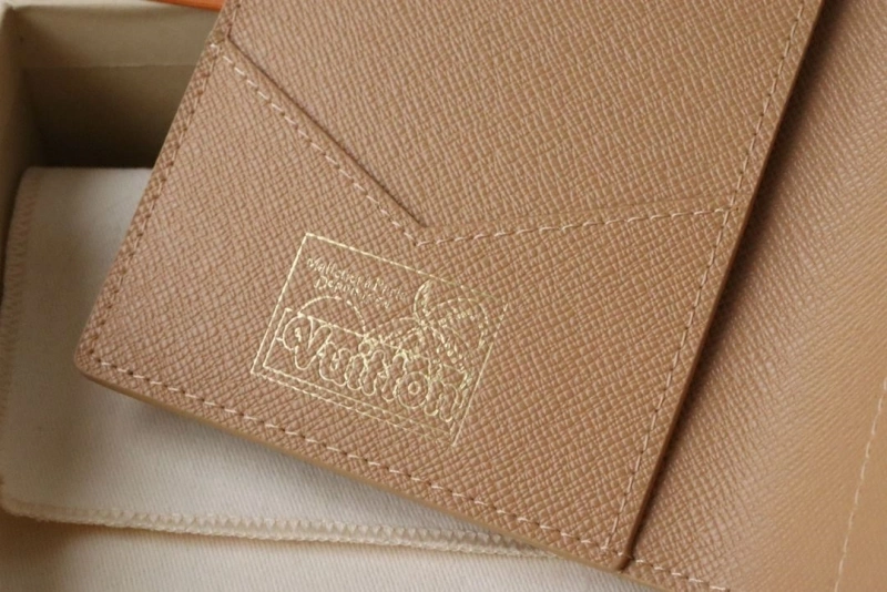 LV Wallets 4178A-0012