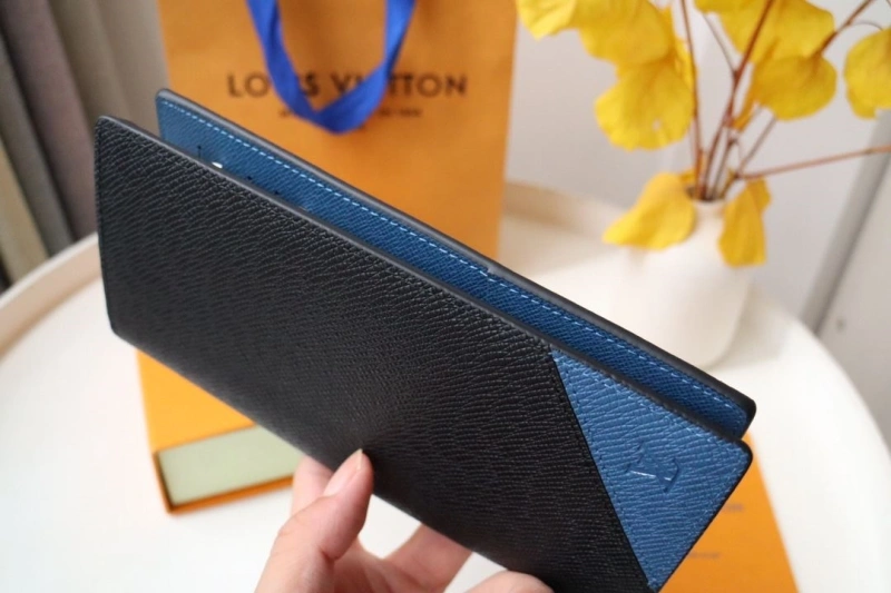 LV Wallets 4178A-0026