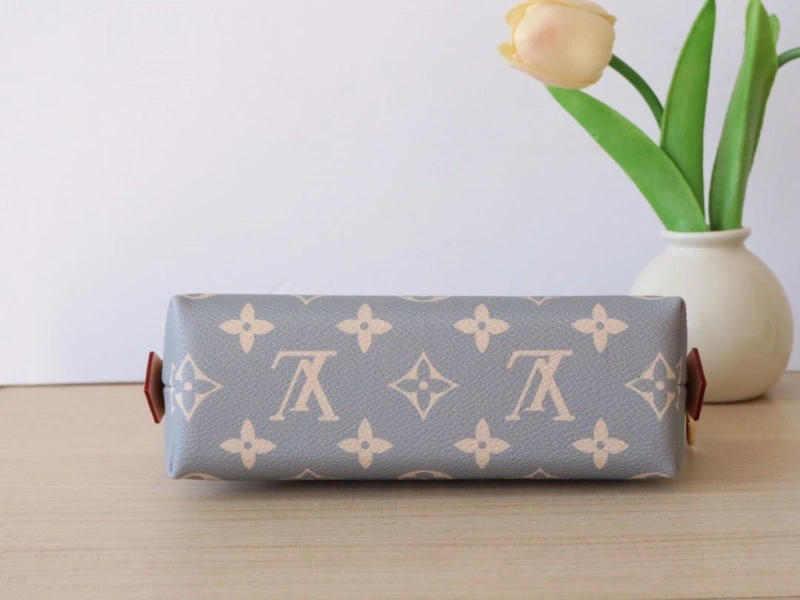 LV Clutch Bags 4178A-0063