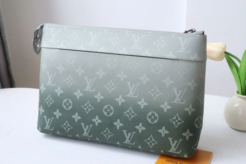LV Clutch Bags 4178A-0092